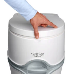 Thetford Porta Potti 565P -Kampeeruitrusting Thetford Porta Potti 565 opening cover 72dpiY8RxOZUpsmfsi