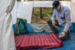 Exped Megamat Max LXW Burgundy -Kampeeruitrusting exped megamat max lxw burgundy oprollen