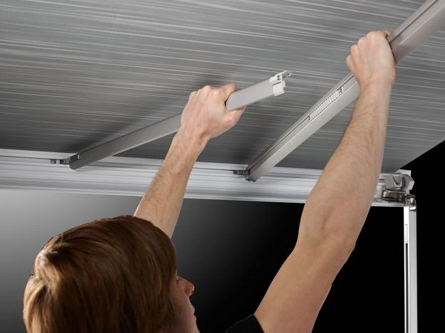 Thule 5200 Met Motor 12V Aluminium 3 Thule 5200 Met Motor 12V Aluminium - Afbeelding 3